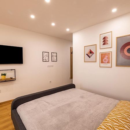 Luxury Studio Living High-End Amenities And Great Location By Flat Mаnager Sofia Exterior foto